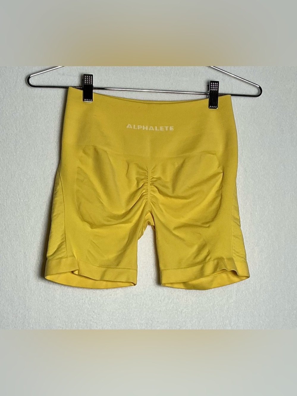 Alphalete#Alphalete High-Waisted Seamless Biker Shorts - Yellow (Size M) - Picture 3 of 7